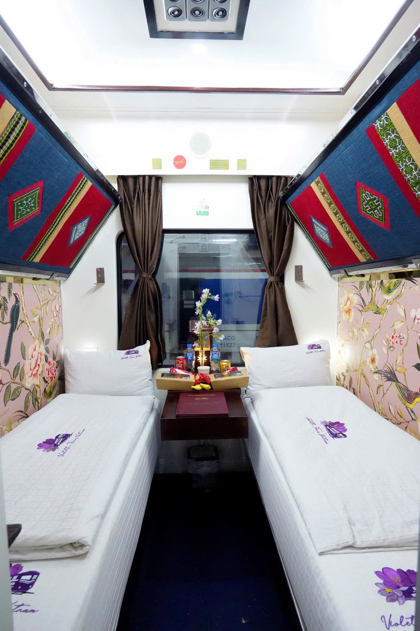 Violette Train Express - Luxury Sleeper Train Vietnam